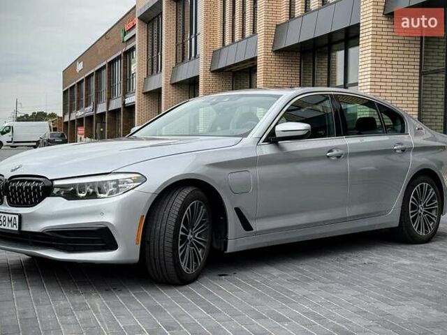 Серый БМВ 5 Серия, объемом двигателя 2 л и пробегом 99 тыс. км за 26000 $, фото 1 на Automoto.ua