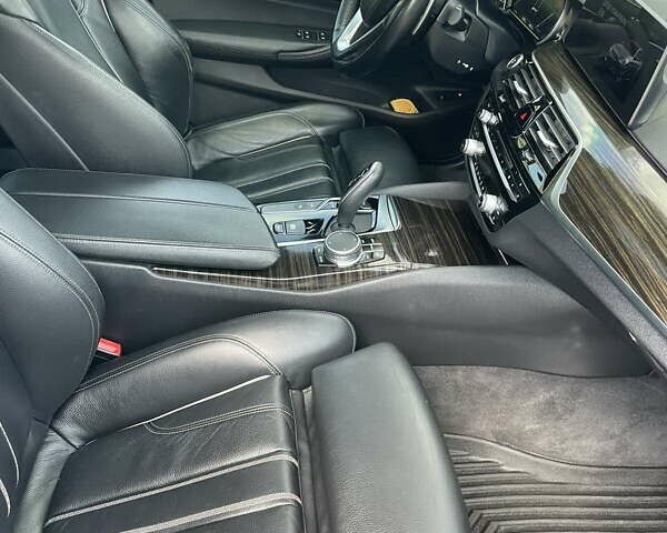 Серый БМВ 5 Серия, объемом двигателя 2 л и пробегом 80 тыс. км за 28000 $, фото 33 на Automoto.ua