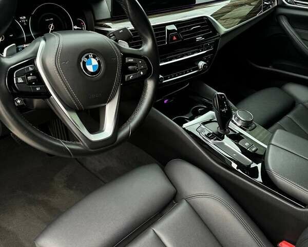 Серый БМВ 5 Серия, объемом двигателя 2 л и пробегом 112 тыс. км за 27500 $, фото 6 на Automoto.ua