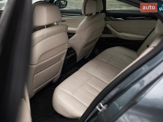 Сірий БМВ 5 Серія, об'ємом двигуна 3 л та пробігом 186 тис. км за 29100 $, фото 30 на Automoto.ua