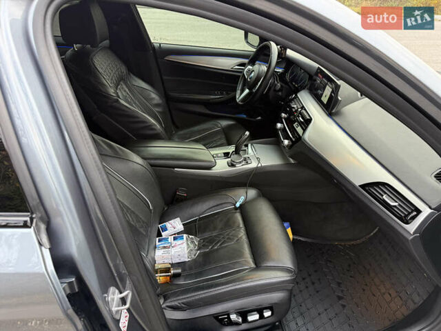 Серый БМВ 5 Серия, объемом двигателя 2.99 л и пробегом 205 тыс. км за 38700 $, фото 24 на Automoto.ua