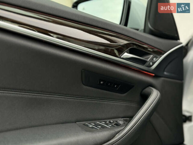 Сірий БМВ 5 Серія, об'ємом двигуна 2 л та пробігом 67 тис. км за 29600 $, фото 32 на Automoto.ua