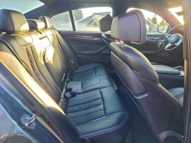 Серый БМВ 5 Серия, объемом двигателя 3 л и пробегом 92 тыс. км за 11000 $, фото 9 на Automoto.ua