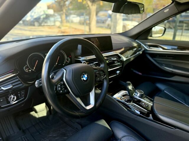 Серый БМВ 5 Серия, объемом двигателя 3 л и пробегом 93 тыс. км за 33500 $, фото 14 на Automoto.ua