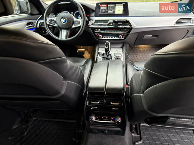 Серый БМВ 5 Серия, объемом двигателя 2.99 л и пробегом 205 тыс. км за 38700 $, фото 25 на Automoto.ua