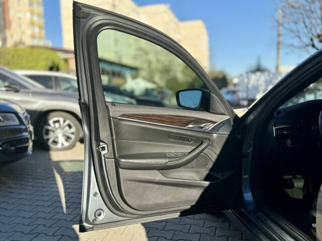 Серый БМВ 5 Серия, объемом двигателя 3 л и пробегом 93 тыс. км за 33500 $, фото 15 на Automoto.ua