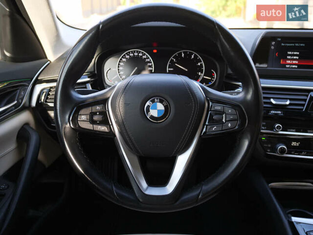 Серый БМВ 5 Серия, объемом двигателя 3 л и пробегом 186 тыс. км за 28999 $, фото 25 на Automoto.ua