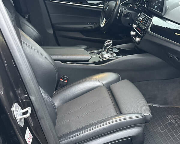 Серый БМВ 5 Серия, объемом двигателя 2 л и пробегом 131 тыс. км за 29999 $, фото 52 на Automoto.ua