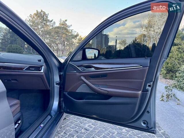 Серый БМВ 5 Серия, объемом двигателя 3 л и пробегом 59 тыс. км за 54999 $, фото 21 на Automoto.ua