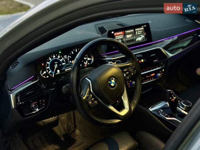 Серый БМВ 5 Серия, объемом двигателя 3 л и пробегом 115 тыс. км за 32999 $, фото 9 на Automoto.ua