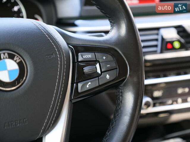 Серый БМВ 5 Серия, объемом двигателя 3 л и пробегом 186 тыс. км за 28999 $, фото 27 на Automoto.ua