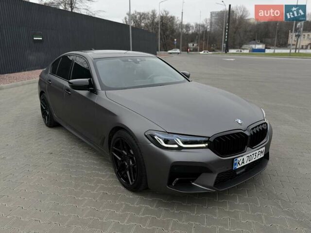 Серый БМВ 5 Серия, объемом двигателя 3 л и пробегом 116 тыс. км за 32500 $, фото 2 на Automoto.ua