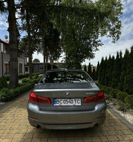 Серый БМВ 5 Серия, объемом двигателя 2 л и пробегом 82 тыс. км за 31250 $, фото 2 на Automoto.ua