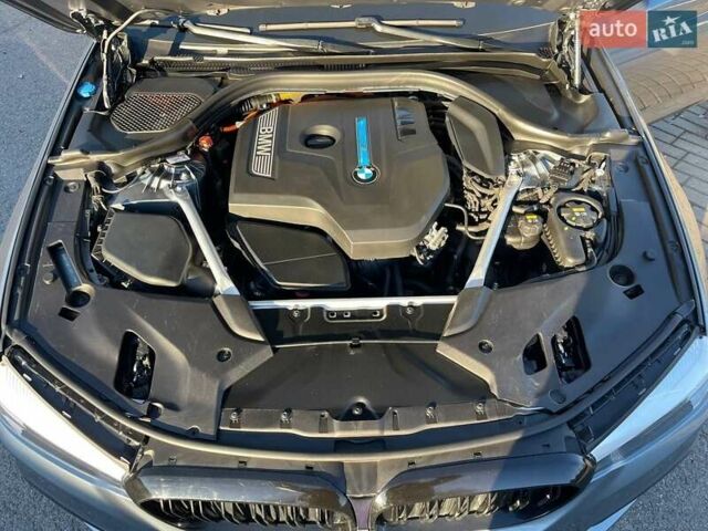 Серый БМВ 5 Серия, объемом двигателя 2 л и пробегом 206 тыс. км за 27900 $, фото 31 на Automoto.ua