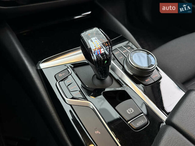 Серый БМВ 5 Серия, объемом двигателя 2 л и пробегом 131 тыс. км за 29999 $, фото 42 на Automoto.ua