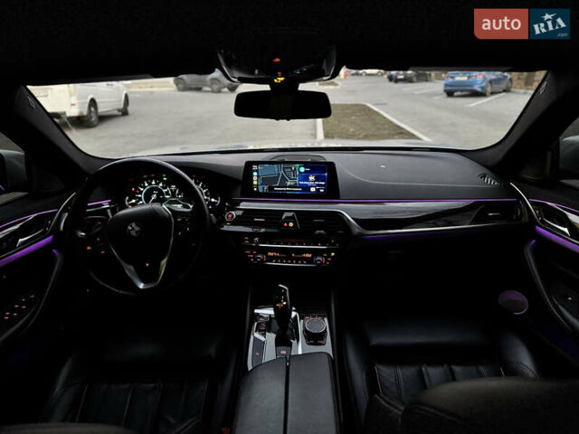 Серый БМВ 5 Серия, объемом двигателя 3 л и пробегом 115 тыс. км за 32999 $, фото 10 на Automoto.ua