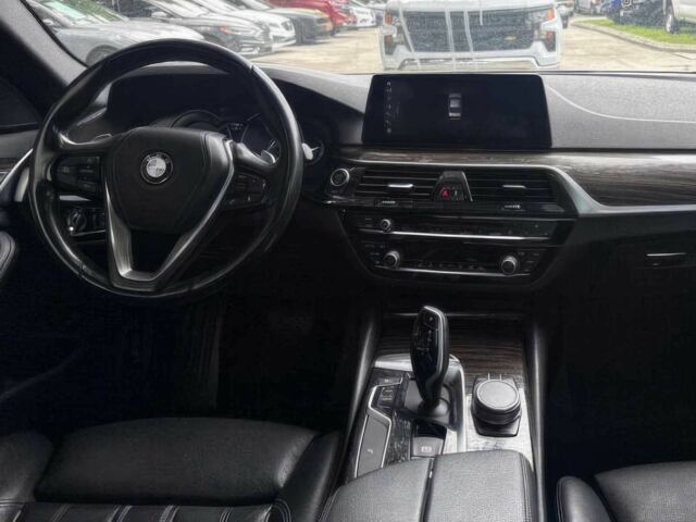 Серый БМВ 5 Серия, объемом двигателя 2 л и пробегом 31 тыс. км за 19100 $, фото 10 на Automoto.ua