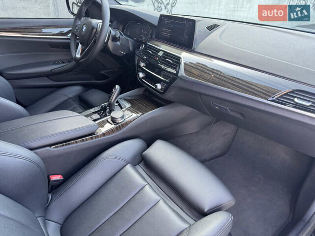 Серый БМВ 5 Серия, объемом двигателя 2 л и пробегом 67 тыс. км за 30500 $, фото 18 на Automoto.ua