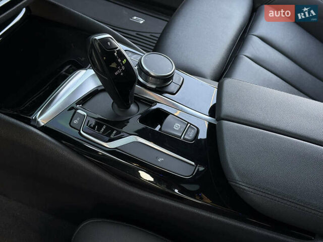 Серый БМВ 5 Серия, объемом двигателя 2 л и пробегом 82 тыс. км за 24999 $, фото 19 на Automoto.ua