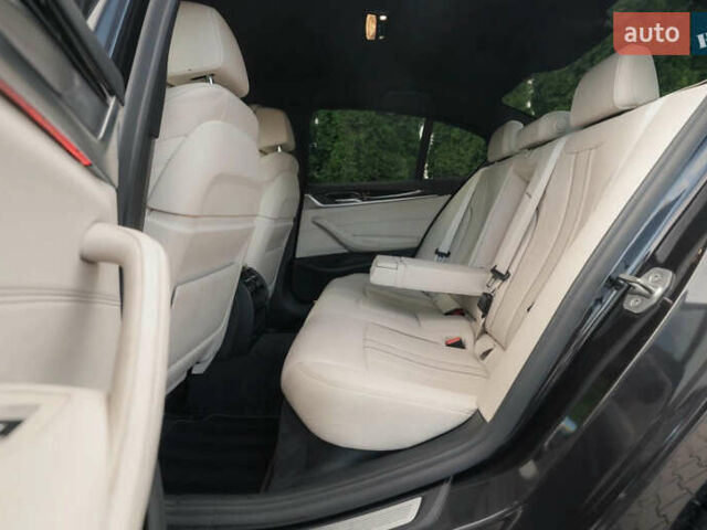 Серый БМВ 5 Серия, объемом двигателя 3 л и пробегом 35 тыс. км за 10500 $, фото 4 на Automoto.ua