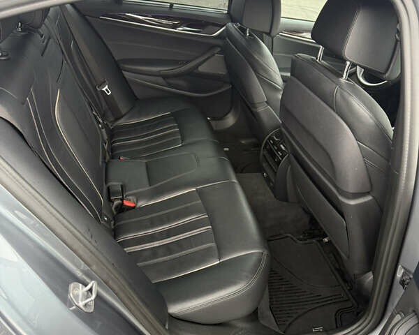 Серый БМВ 5 Серия, объемом двигателя 3 л и пробегом 94 тыс. км за 39000 $, фото 7 на Automoto.ua