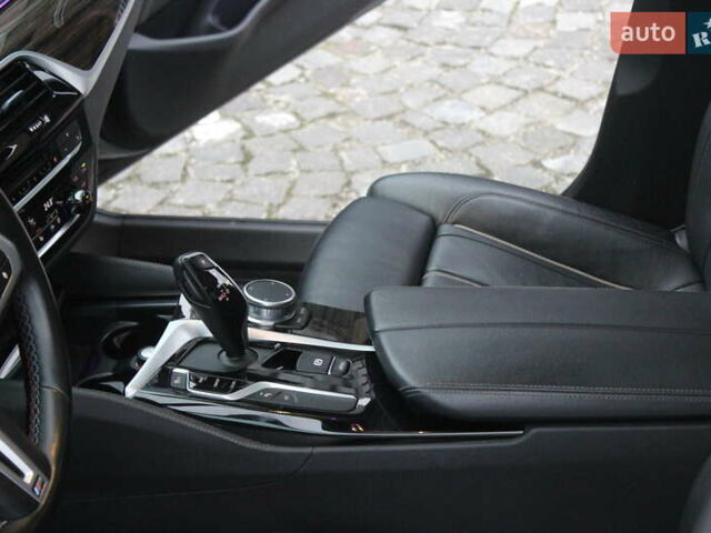 Серый БМВ 5 Серия, объемом двигателя 3 л и пробегом 95 тыс. км за 37999 $, фото 29 на Automoto.ua