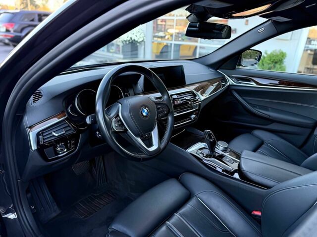 Серый БМВ 5 Серия, объемом двигателя 3 л и пробегом 46 тыс. км за 24000 $, фото 9 на Automoto.ua