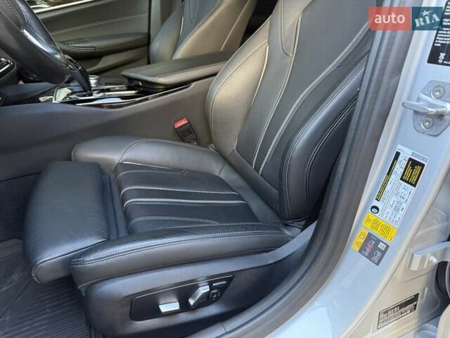 Сірий БМВ 5 Серія, об'ємом двигуна 2 л та пробігом 70 тис. км за 31777 $, фото 33 на Automoto.ua