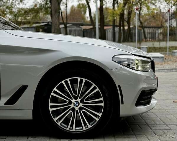 Серый БМВ 5 Серия, объемом двигателя 2 л и пробегом 130 тыс. км за 25500 $, фото 12 на Automoto.ua