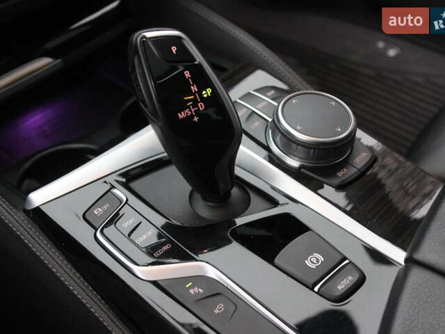 Серый БМВ 5 Серия, объемом двигателя 3 л и пробегом 95 тыс. км за 37999 $, фото 46 на Automoto.ua