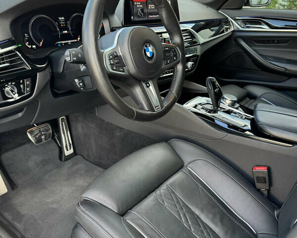 Серый БМВ 5 Серия, объемом двигателя 2.99 л и пробегом 150 тыс. км за 41000 $, фото 12 на Automoto.ua