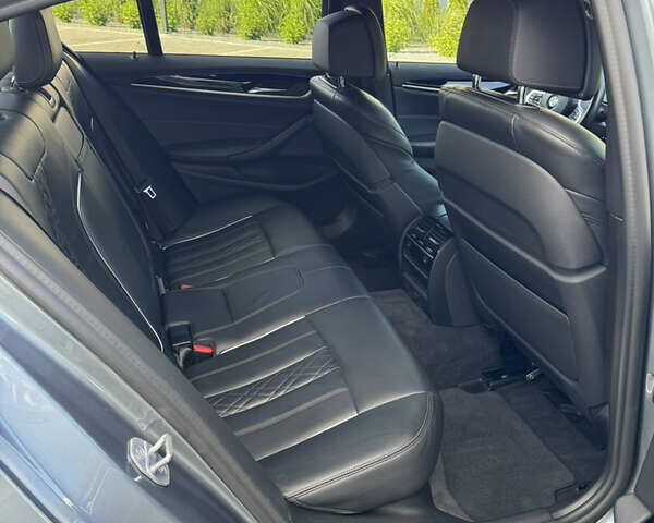 Серый БМВ 5 Серия, объемом двигателя 2.99 л и пробегом 150 тыс. км за 41000 $, фото 20 на Automoto.ua