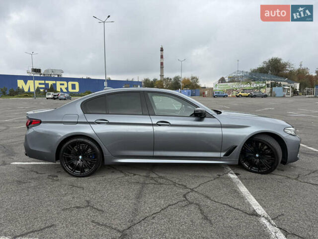 Серый БМВ 5 Серия, объемом двигателя 3 л и пробегом 94 тыс. км за 39000 $, фото 6 на Automoto.ua