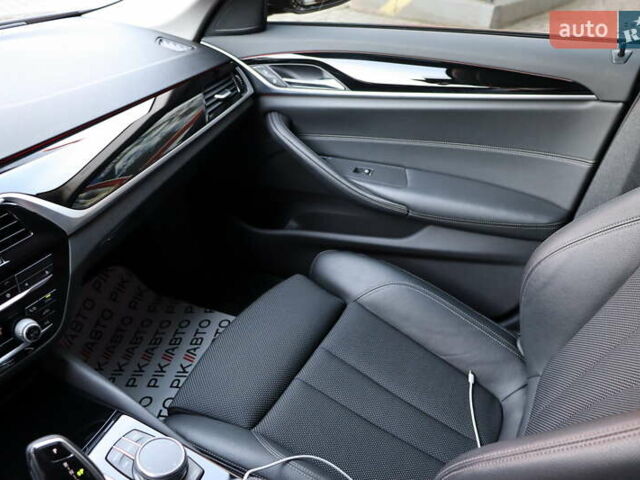 Серый БМВ 5 Серия, объемом двигателя 2 л и пробегом 74 тыс. км за 41900 $, фото 31 на Automoto.ua