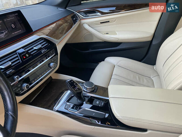 Серый БМВ 5 Серия, объемом двигателя 2 л и пробегом 160 тыс. км за 22950 $, фото 35 на Automoto.ua