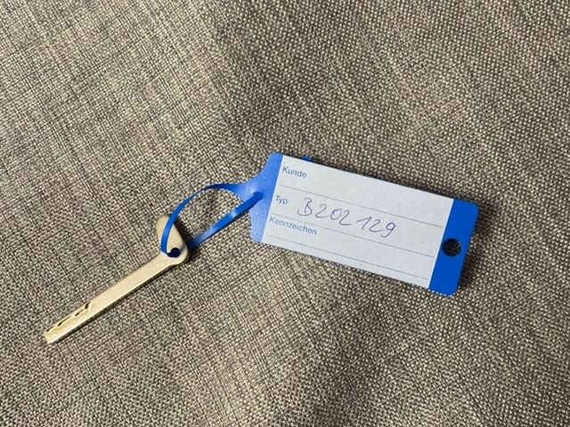 Серый БМВ 5 Серия, объемом двигателя 3 л и пробегом 240 тыс. км за 41000 $, фото 12 на Automoto.ua