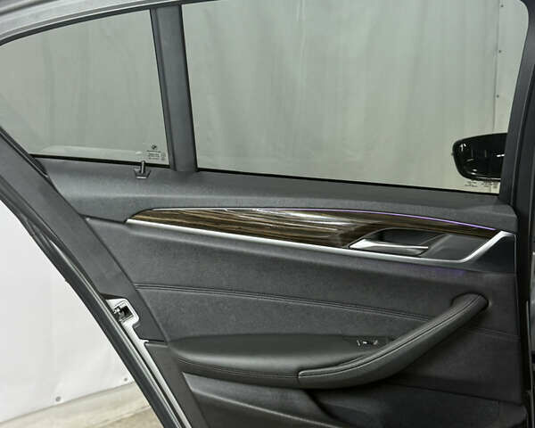 Серый БМВ 5 Серия, объемом двигателя 2 л и пробегом 109 тыс. км за 31900 $, фото 45 на Automoto.ua