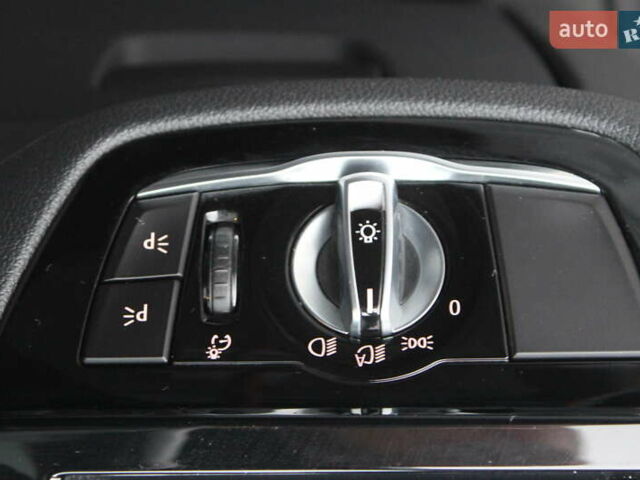 Серый БМВ 5 Серия, объемом двигателя 3 л и пробегом 95 тыс. км за 37999 $, фото 41 на Automoto.ua