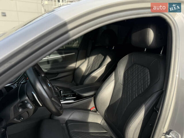 Сірий БМВ 5 Серія, об'ємом двигуна 3 л та пробігом 98 тис. км за 49500 $, фото 22 на Automoto.ua