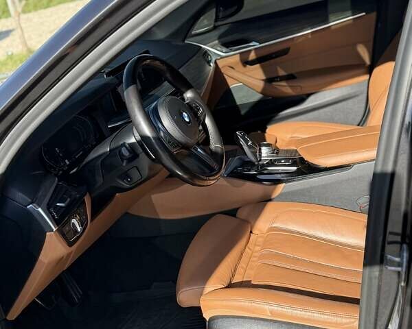 Сірий БМВ 5 Серія, об'ємом двигуна 2 л та пробігом 65 тис. км за 32900 $, фото 1 на Automoto.ua