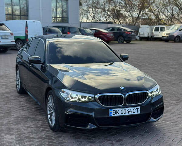 Серый БМВ 5 Серия, объемом двигателя 3 л и пробегом 69 тыс. км за 37500 $, фото 2 на Automoto.ua