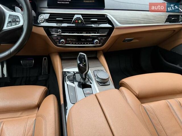 Серый БМВ 5 Серия, объемом двигателя 2 л и пробегом 63 тыс. км за 32999 $, фото 44 на Automoto.ua