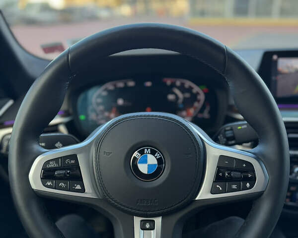 Серый БМВ 5 Серия, объемом двигателя 3 л и пробегом 69 тыс. км за 37500 $, фото 8 на Automoto.ua