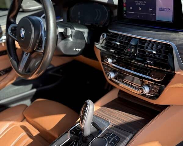 Сірий БМВ 5 Серія, об'ємом двигуна 2 л та пробігом 65 тис. км за 32900 $, фото 62 на Automoto.ua