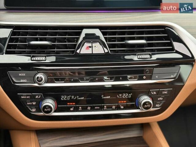 Серый БМВ 5 Серия, объемом двигателя 2 л и пробегом 63 тыс. км за 32999 $, фото 99 на Automoto.ua