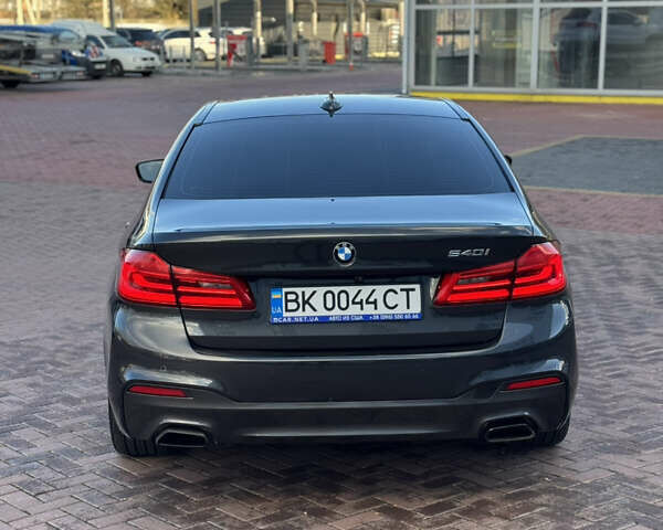 Серый БМВ 5 Серия, объемом двигателя 3 л и пробегом 69 тыс. км за 37500 $, фото 3 на Automoto.ua