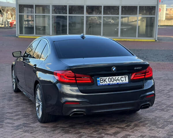 Серый БМВ 5 Серия, объемом двигателя 3 л и пробегом 69 тыс. км за 37500 $, фото 1 на Automoto.ua