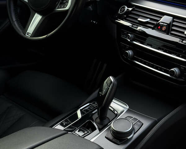 Сірий БМВ 5 Серія, об'ємом двигуна 3 л та пробігом 98 тис. км за 49500 $, фото 31 на Automoto.ua