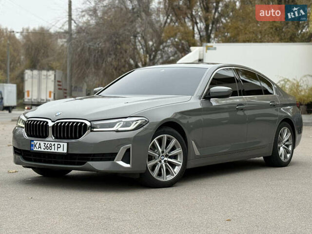 Серый БМВ 5 Серия, объемом двигателя 3 л и пробегом 139 тыс. км за 45999 $, фото 1 на Automoto.ua