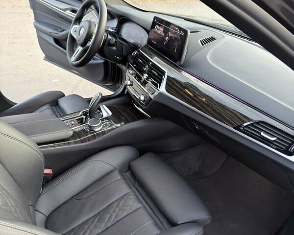 Сірий БМВ 5 Серія, об'ємом двигуна 2 л та пробігом 150 тис. км за 29999 $, фото 32 на Automoto.ua